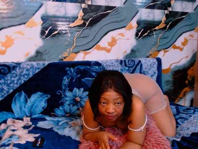 choclatelipsxxx webcam
