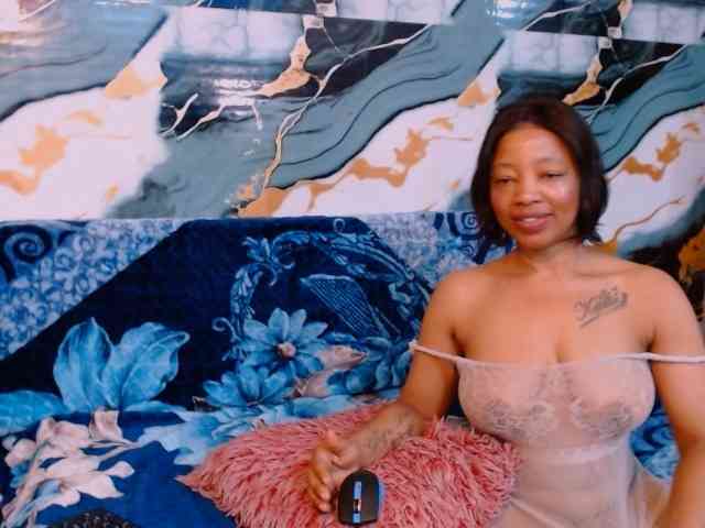choclatelipsxxx webcam