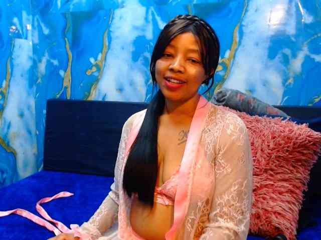 choclatelipsxxx webcam