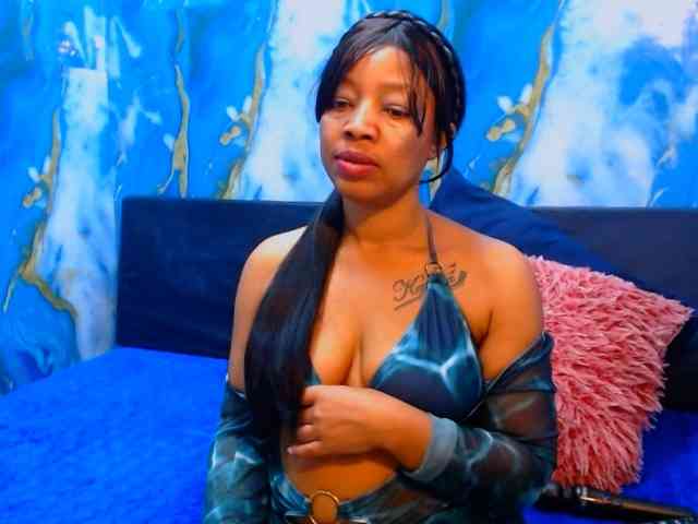 choclatelipsxxx webcam