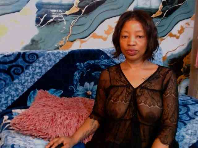 choclatelipsxxx webcam
