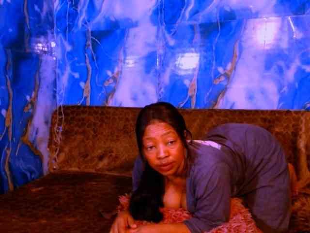 choclatelipsxxx webcam