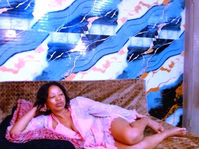 choclatelipsxxx webcam