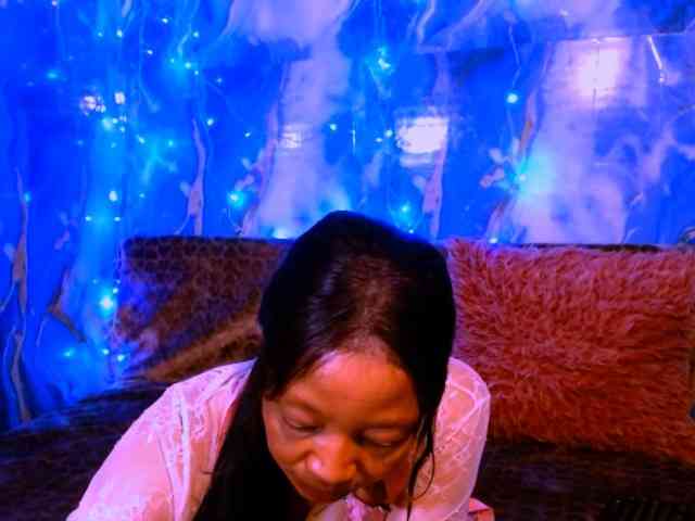 choclatelipsxxx webcam