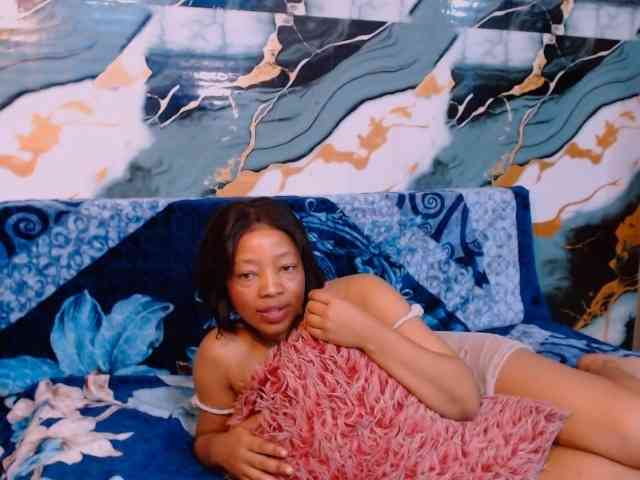 choclatelipsxxx webcam