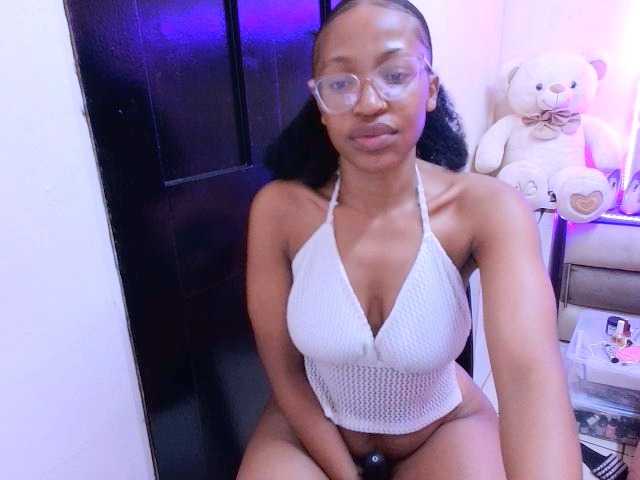caramelchoco69 live cam on BongaCams