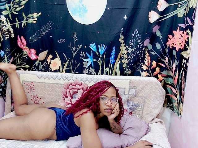 caramelchoco69 live cam on BongaCams