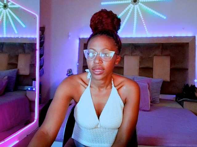 caramelchoco69 live cam on BongaCams