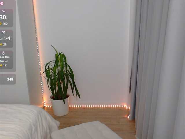 miralunaonly live cam on BongaCams