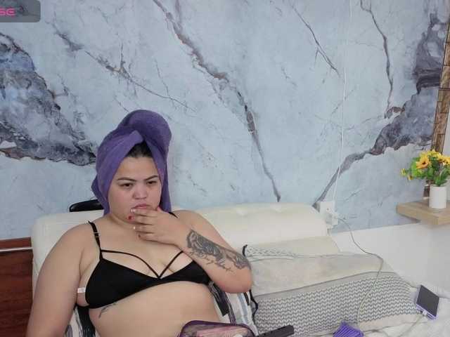 ambeer-rosse live cam on BongaCams