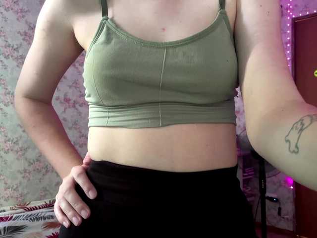CrystalCalvaruso live cam on BongaCams