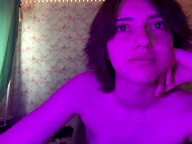 CrystalCalvaruso live cam on BongaCams