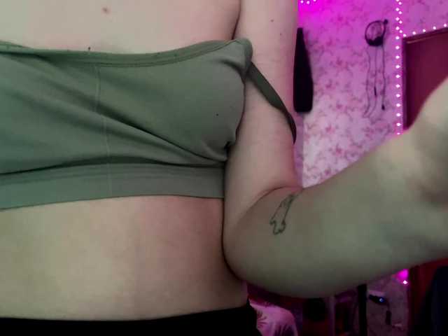 CrystalCalvaruso live cam on BongaCams