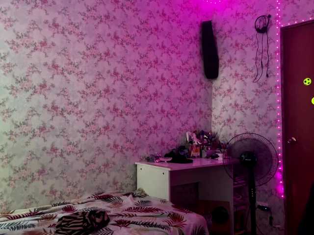 CrystalCalvaruso live cam on BongaCams