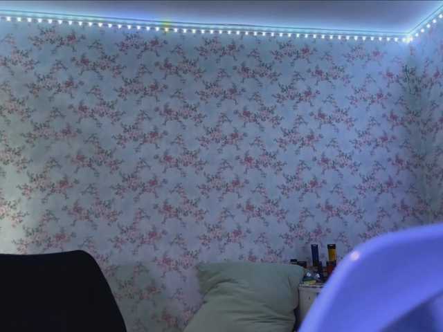 CrystalCalvaruso live cam on BongaCams
