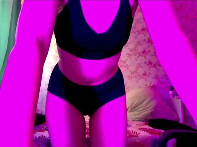 CrystalCalvaruso live cam on BongaCams