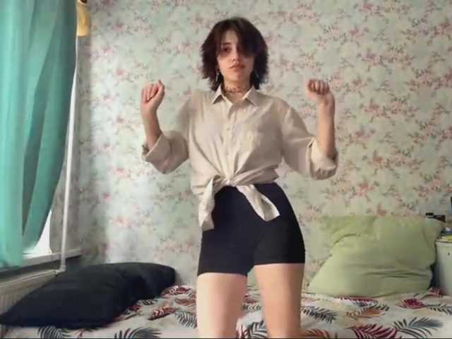 CrystalCalvaruso live cam on BongaCams