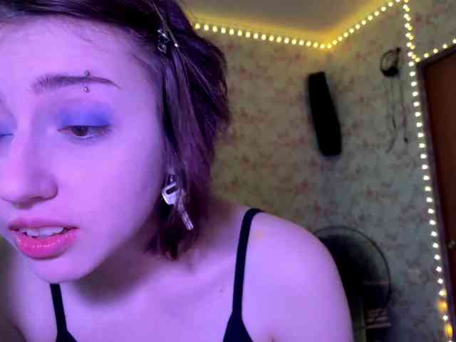CrystalCalvaruso webcam