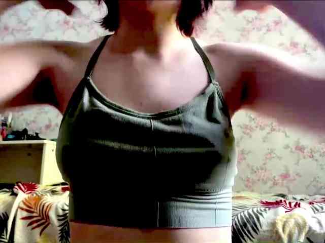 CrystalCalvaruso webcam