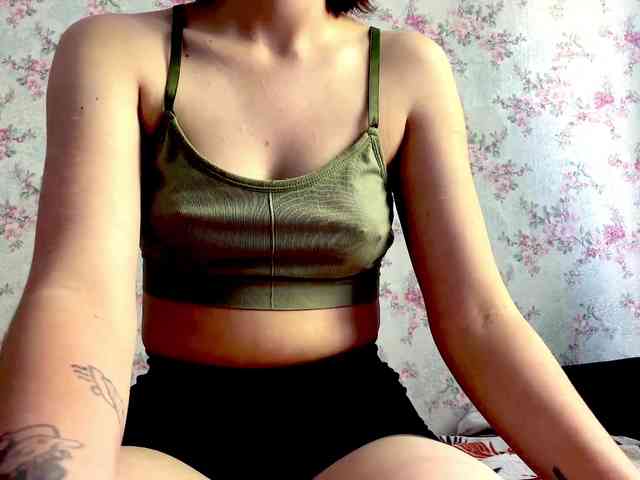 CrystalCalvaruso webcam