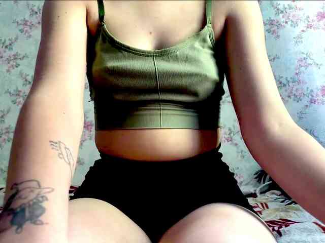 CrystalCalvaruso webcam