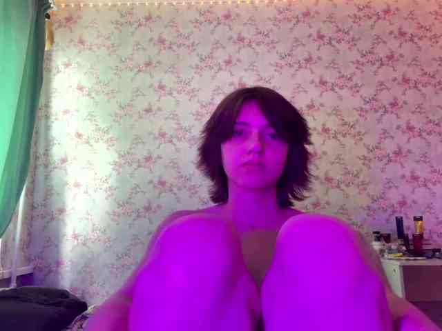 CrystalCalvaruso webcam
