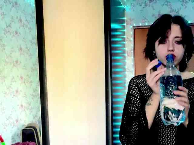 CrystalCalvaruso webcam