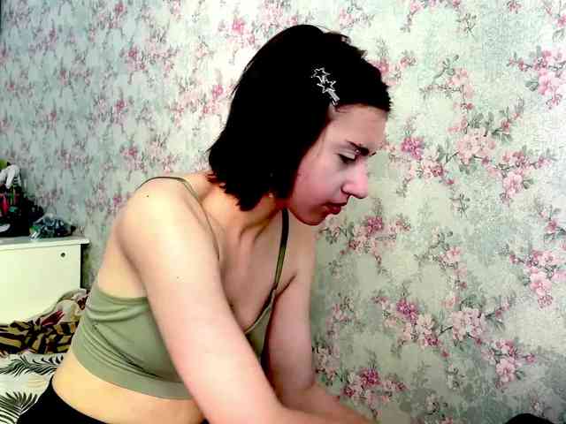 CrystalCalvaruso webcam