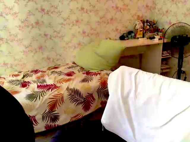 CrystalCalvaruso webcam