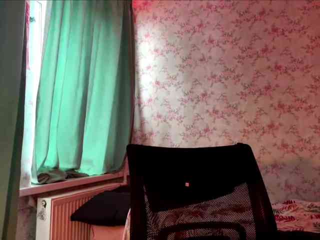 CrystalCalvaruso webcam