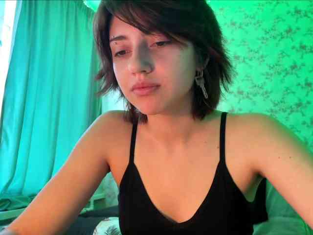CrystalCalvaruso webcam