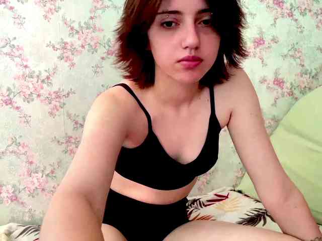 CrystalCalvaruso webcam