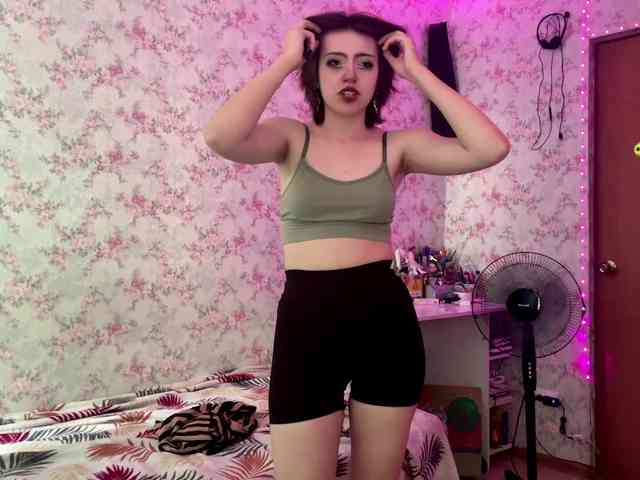 CrystalCalvaruso webcam