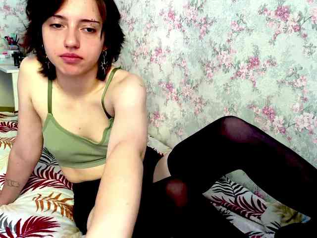 CrystalCalvaruso webcam