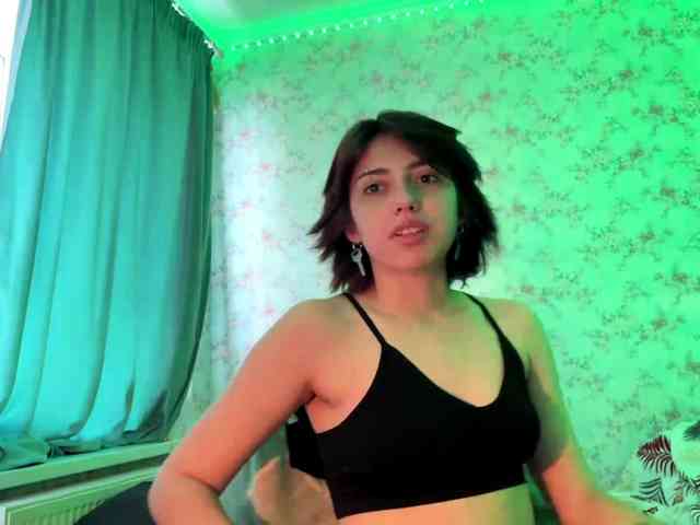 CrystalCalvaruso webcam