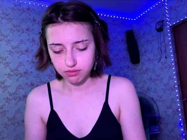 CrystalCalvaruso webcam