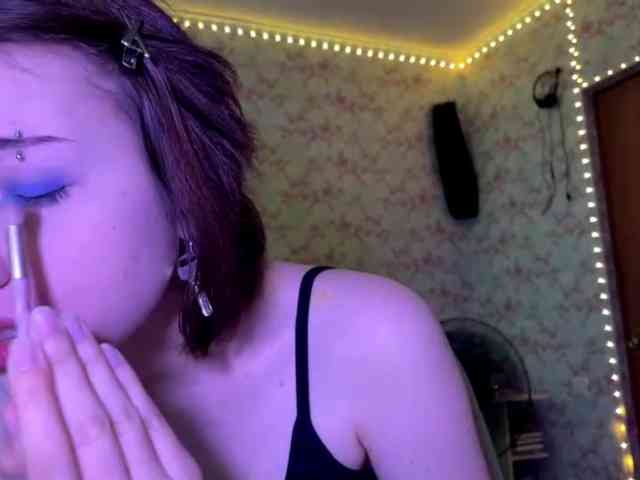 CrystalCalvaruso webcam