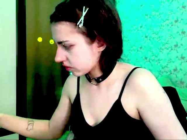 CrystalCalvaruso webcam