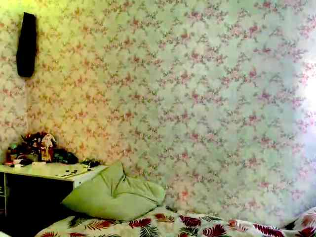 CrystalCalvaruso webcam