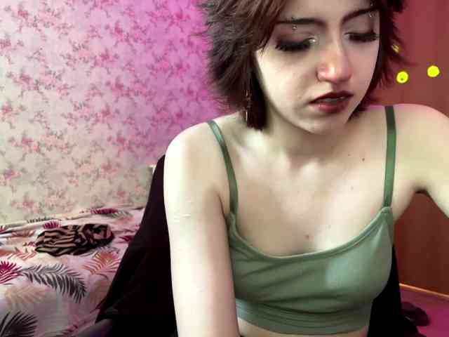 CrystalCalvaruso webcam