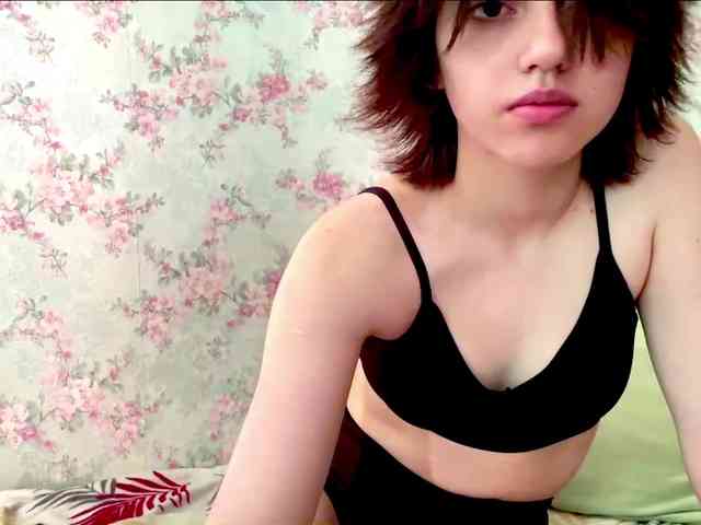 CrystalCalvaruso webcam