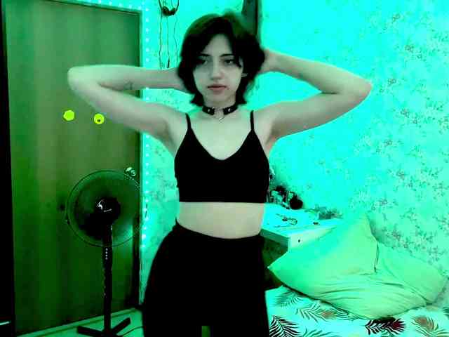 CrystalCalvaruso webcam