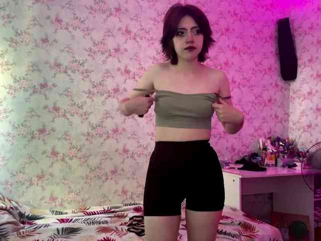 CrystalCalvaruso webcam