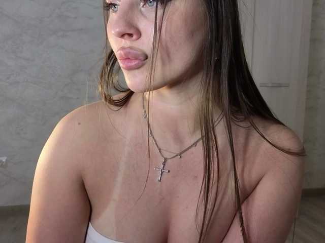 Adelmrr live cam on BongaCams
