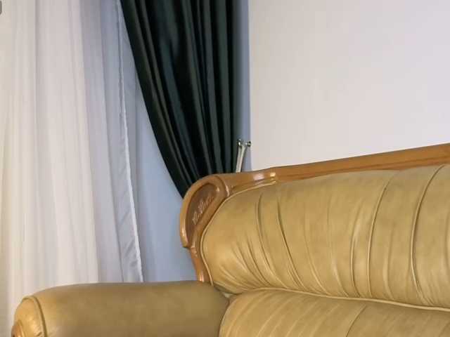 Adelmrr live cam on BongaCams