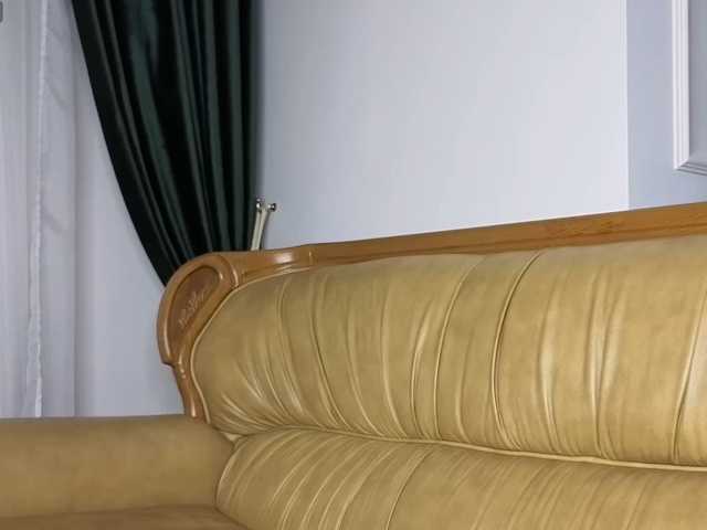 Adelmrr live cam on BongaCams