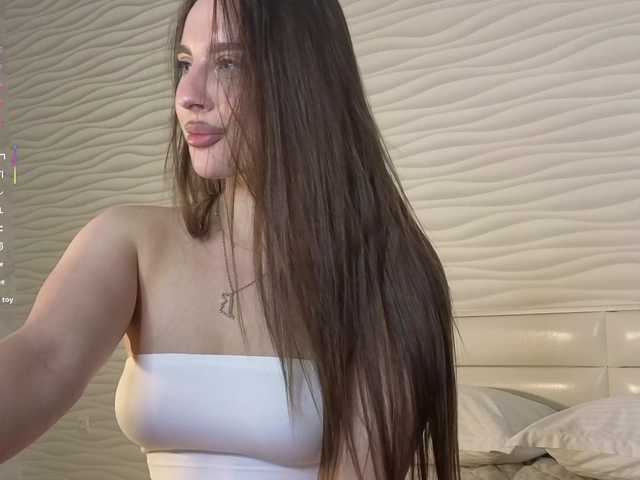 Adelmrr live cam on BongaCams