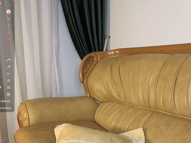 Adelmrr live cam on BongaCams