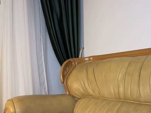Adelmrr live cam on BongaCams