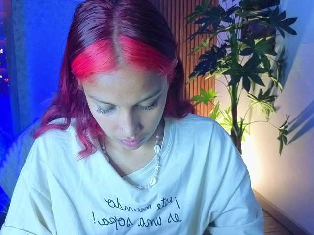 saphiire live cam on UnifiedCams